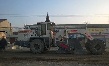 WR2300E，安徽壽縣水穩(wěn)冷再生
