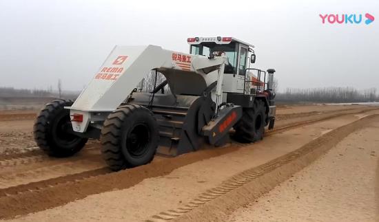 RZ530，定州灰土拌和